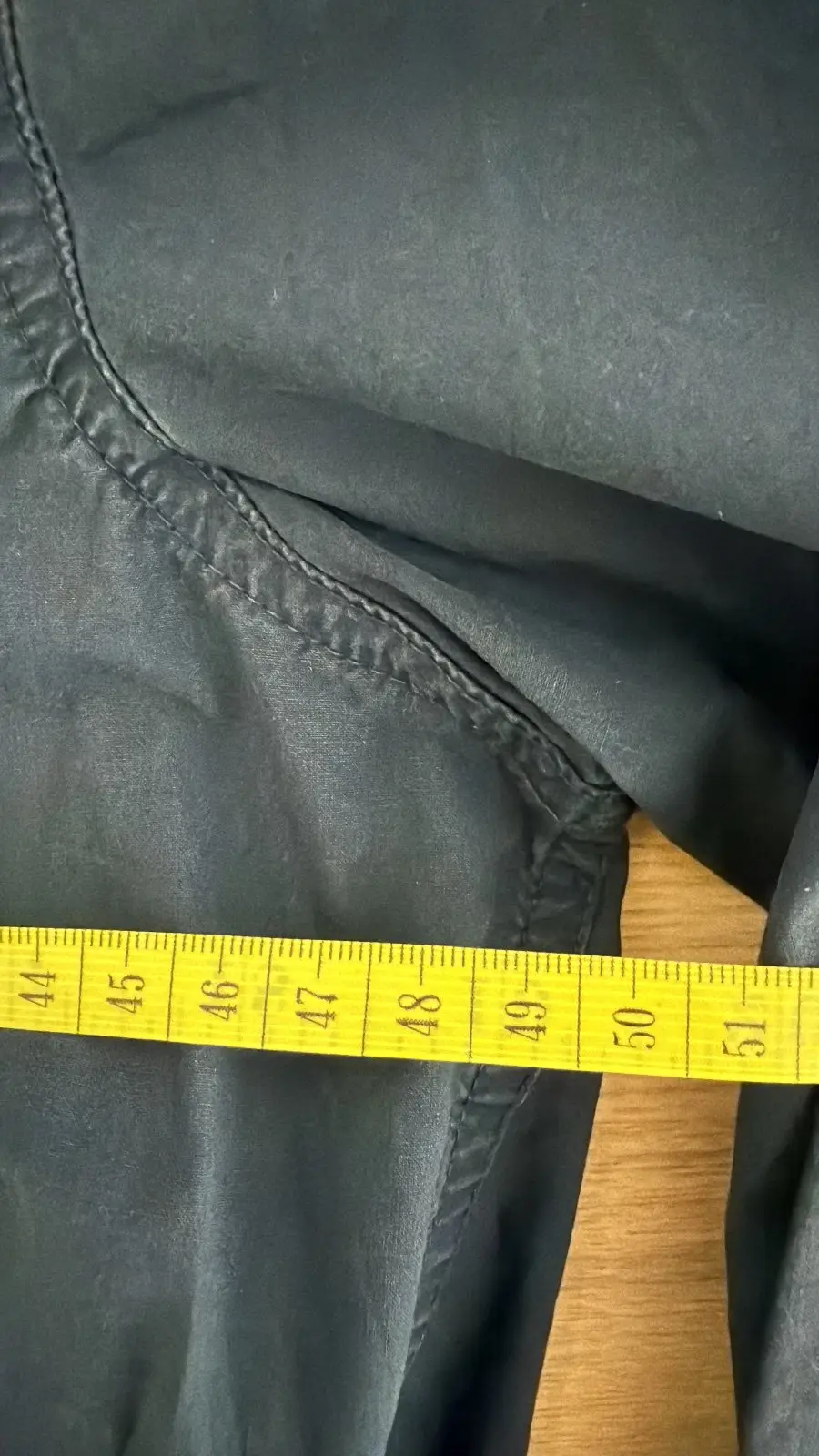 Camisa vintage azul marino manga larga bolsillo pecho — foto 5