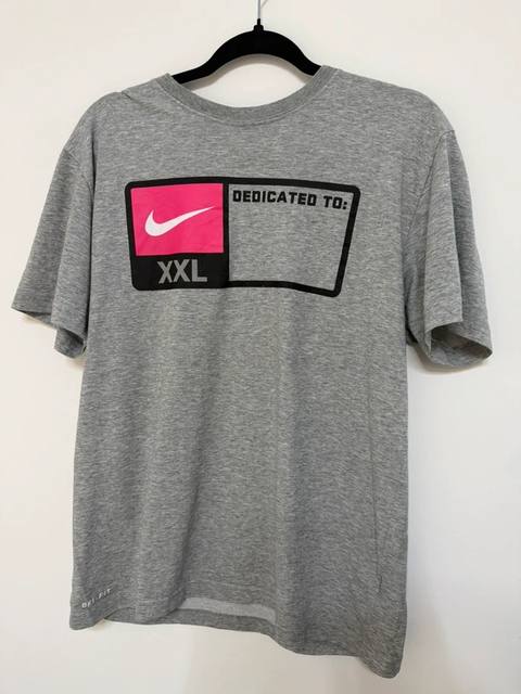 Camiseta Nike Dri-Fit Gris Jaspeado Estampado "Dedicated To" Talla M