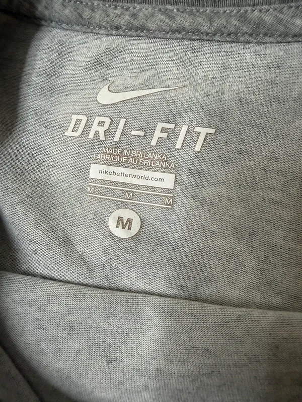 Camiseta Nike Dri-Fit Gris Jaspeado Estampado "Dedicated To" Talla M — foto 5