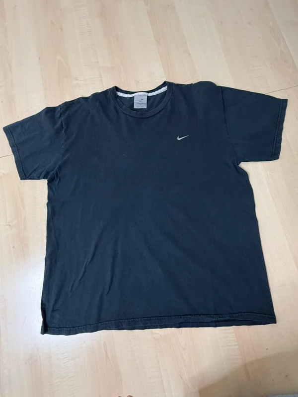 Nike camiseta vintage negra desgastada Talla XL Swoosh Y2K