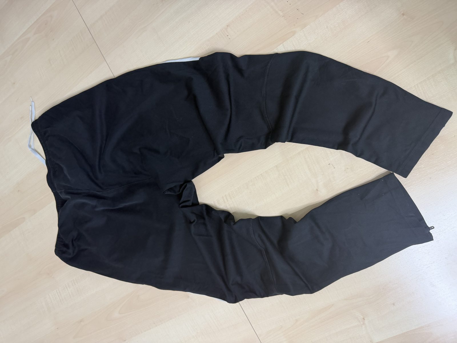 Nike pantalón chándal negro talla L franjas blancas streetwear — foto 2