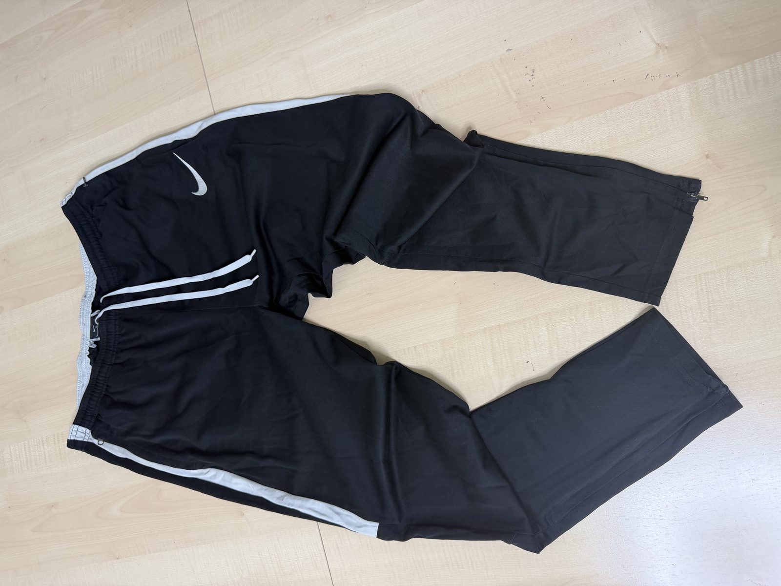 Nike pantalón chándal negro talla L franjas blancas streetwear