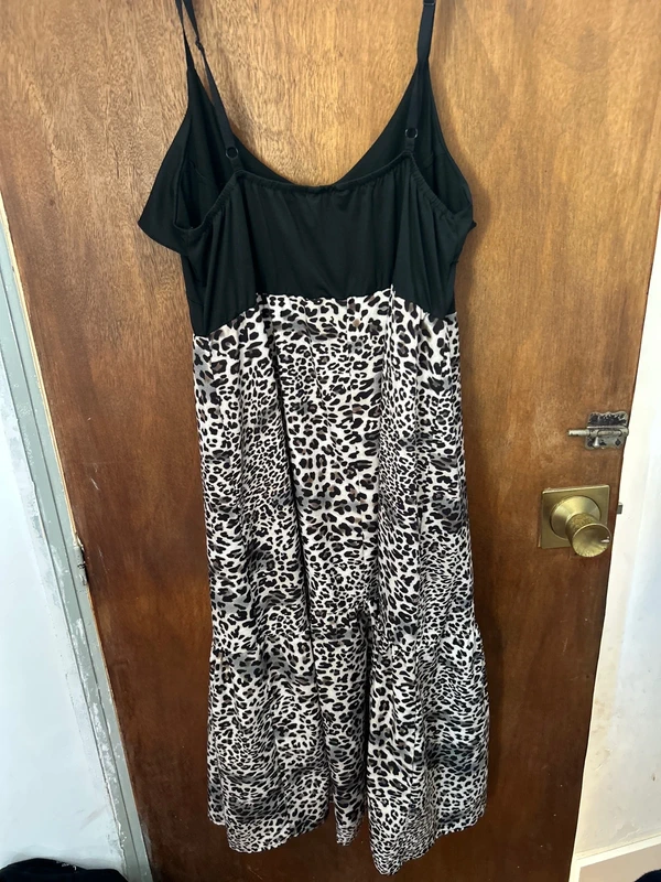 Vestido midi animal print leopardo talla XL tirantes negro — foto 5