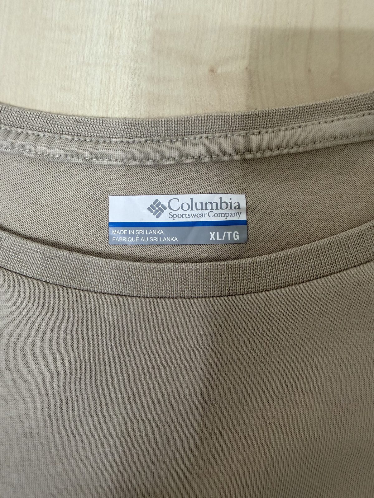 🔥 Camiseta Columbia Beige Oversize Logo - Talla XL Gorpcore Outdoor — foto 3