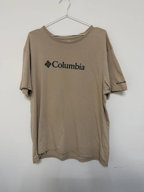 🔥 Camiseta Columbia Beige Oversize Logo - Talla XL Gorpcore Outdoor