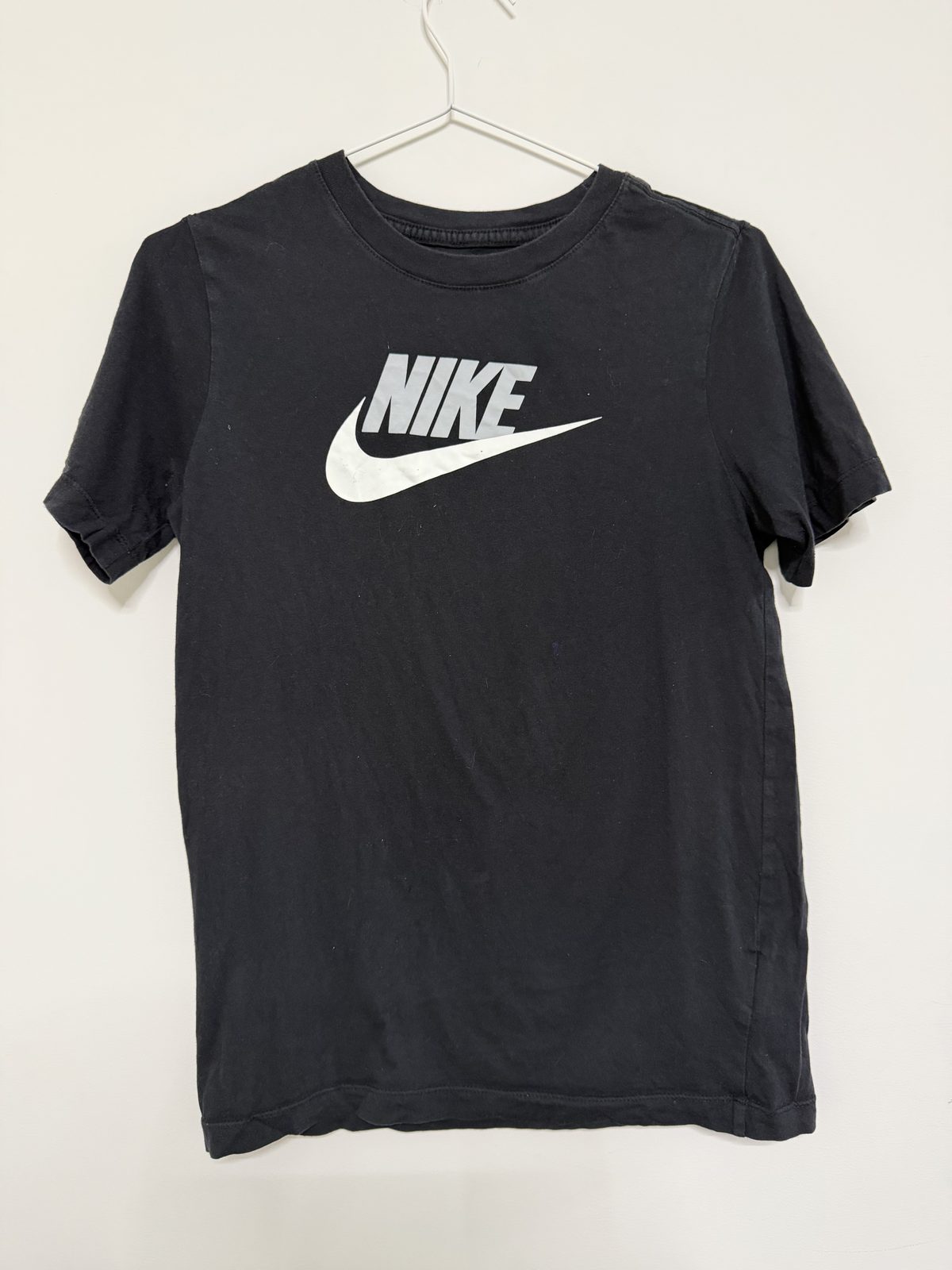 Nike Camiseta Niño XL Junior Negra The Nike Tee Estampada