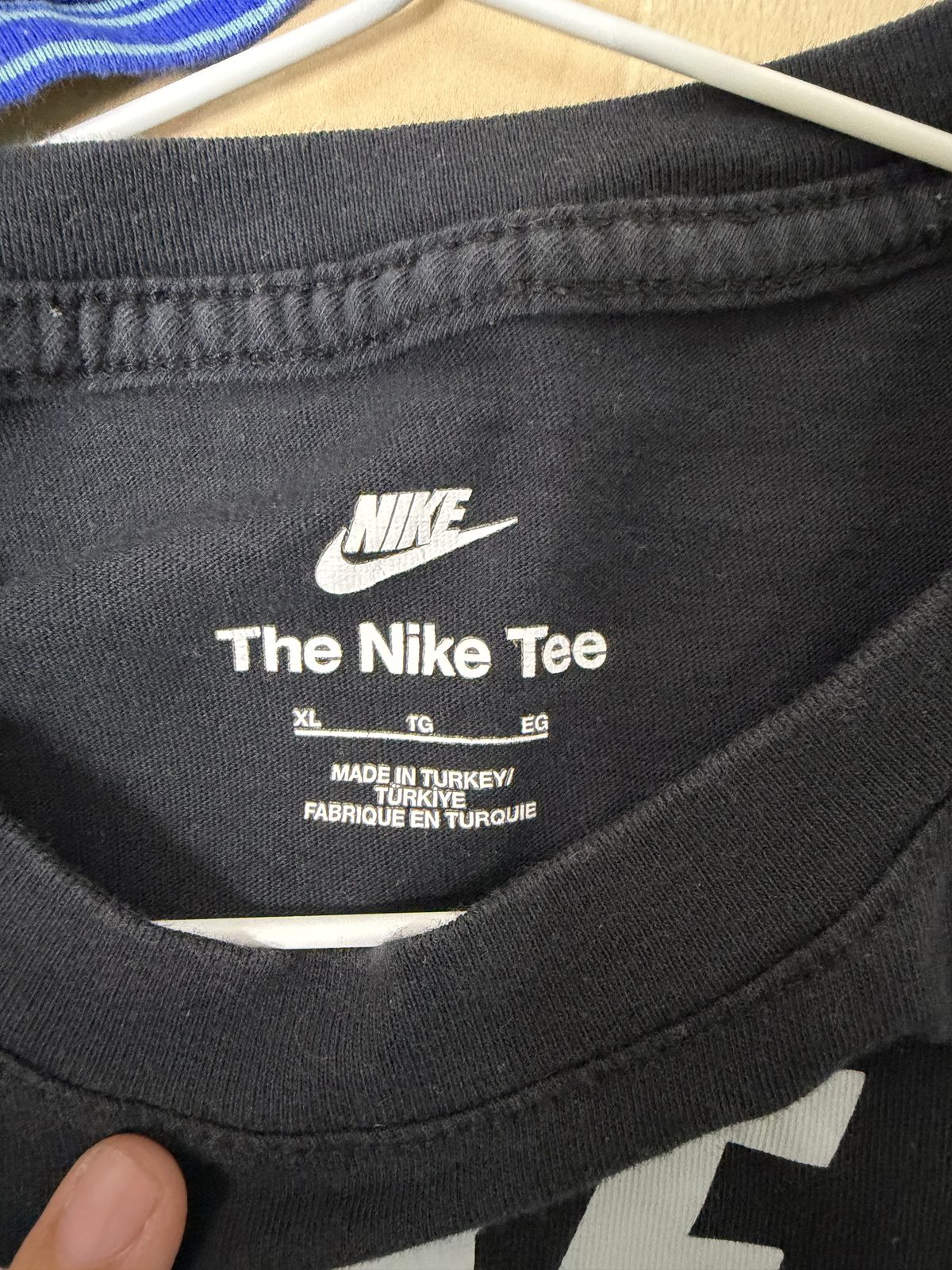 Nike Camiseta Niño XL Junior Negra The Nike Tee Estampada — foto 4