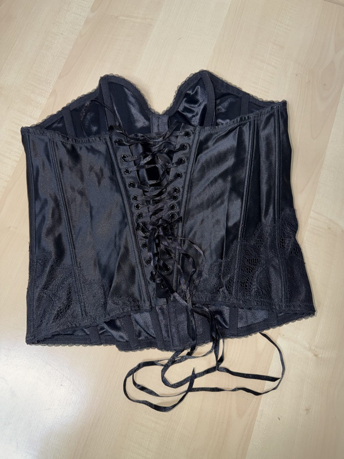 Corse bustier Ceriso M&S negro 90C/34C encaje gotico — foto 3