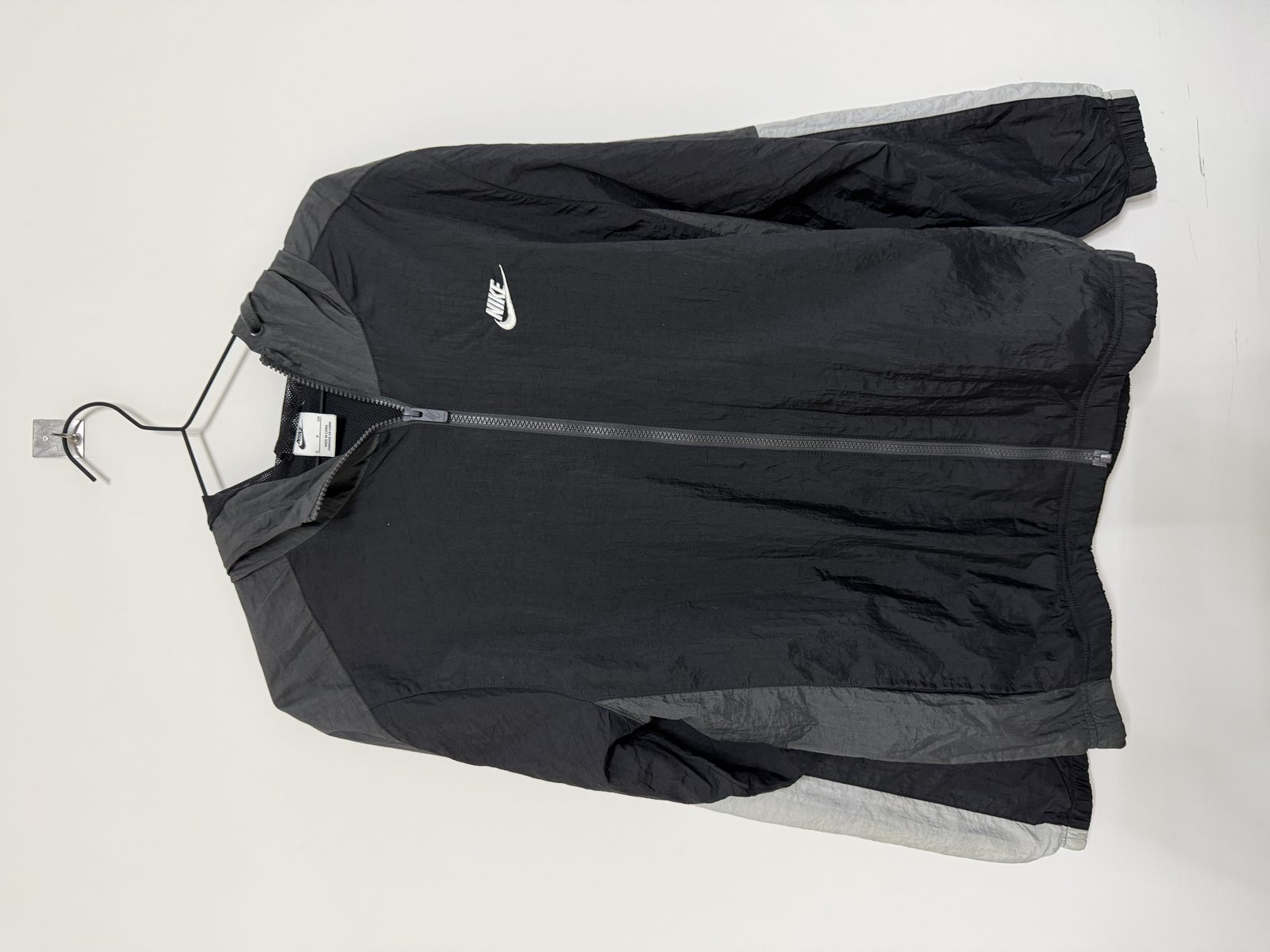 Nike cortavientos negro talla S vintage streetwear tricolor