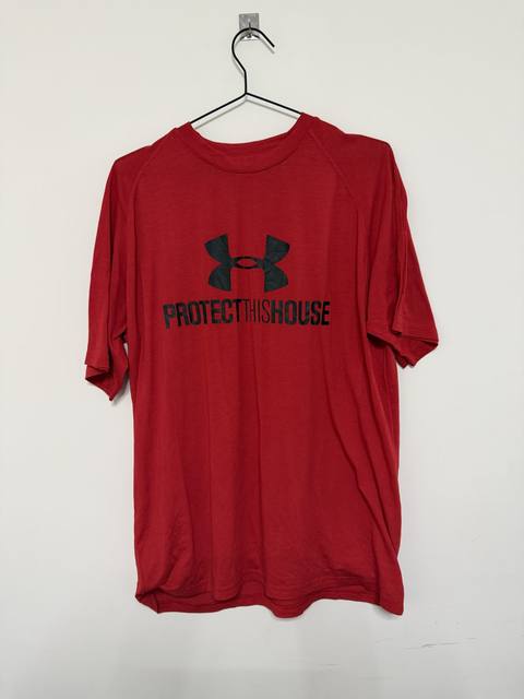 Under Armour Camiseta Roja Protect This House Talla L
