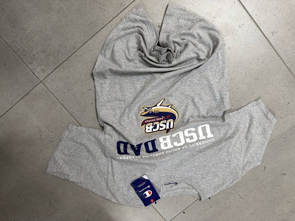 Champion Camiseta USCB Sand Sharks Talla M Vintage Gris