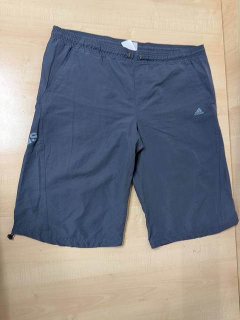 Bermuda Adidas Gris Talla XL Deportiva Tejido Técnico Streetwear