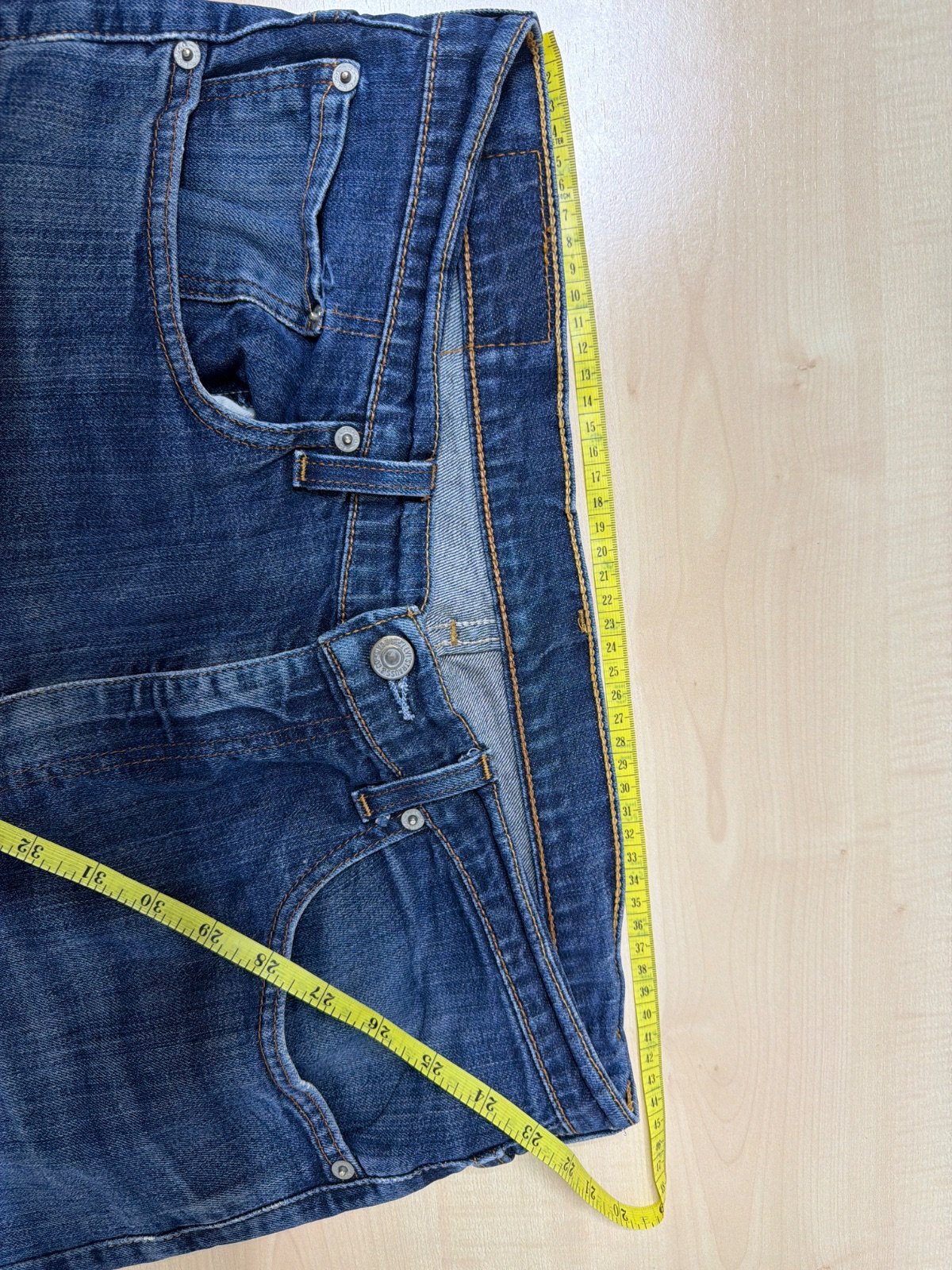 Levi's vaquero recto azul oscuro roto rodillas vintage — foto 9