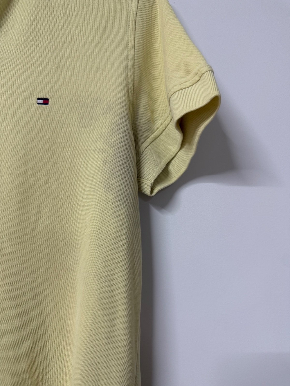 Tommy Hilfiger polo manga corta amarillo pastel piqué vintage — foto 2
