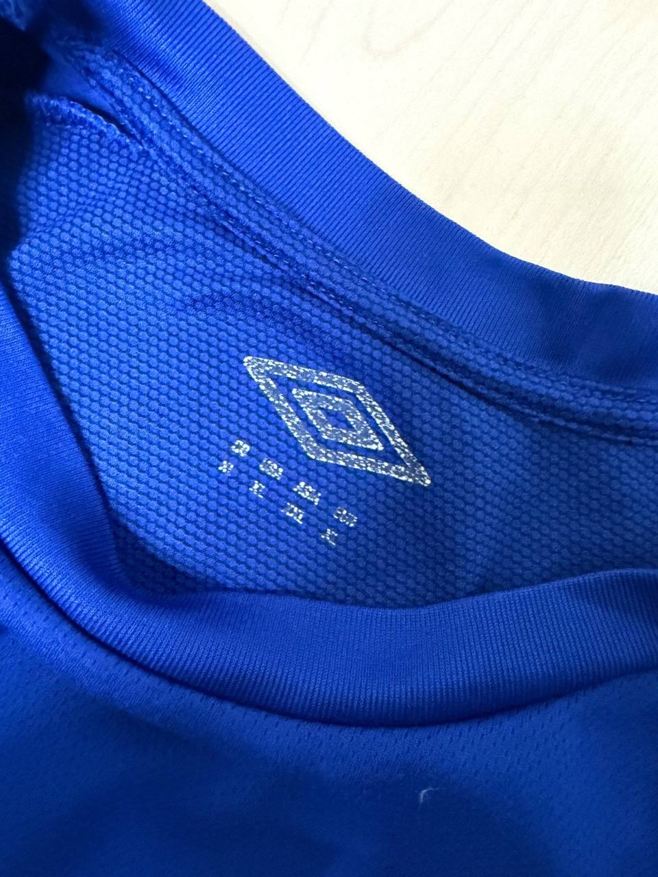 Umbro camiseta deportiva azul manga corta rombo vintage — foto 5