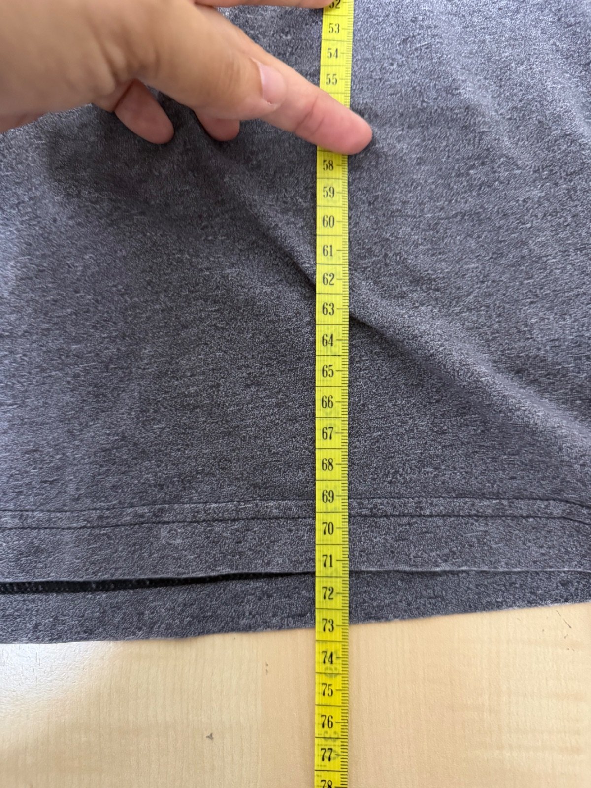 Under Armour camiseta gris jaspeado S/M streetwear deportiva — foto 7