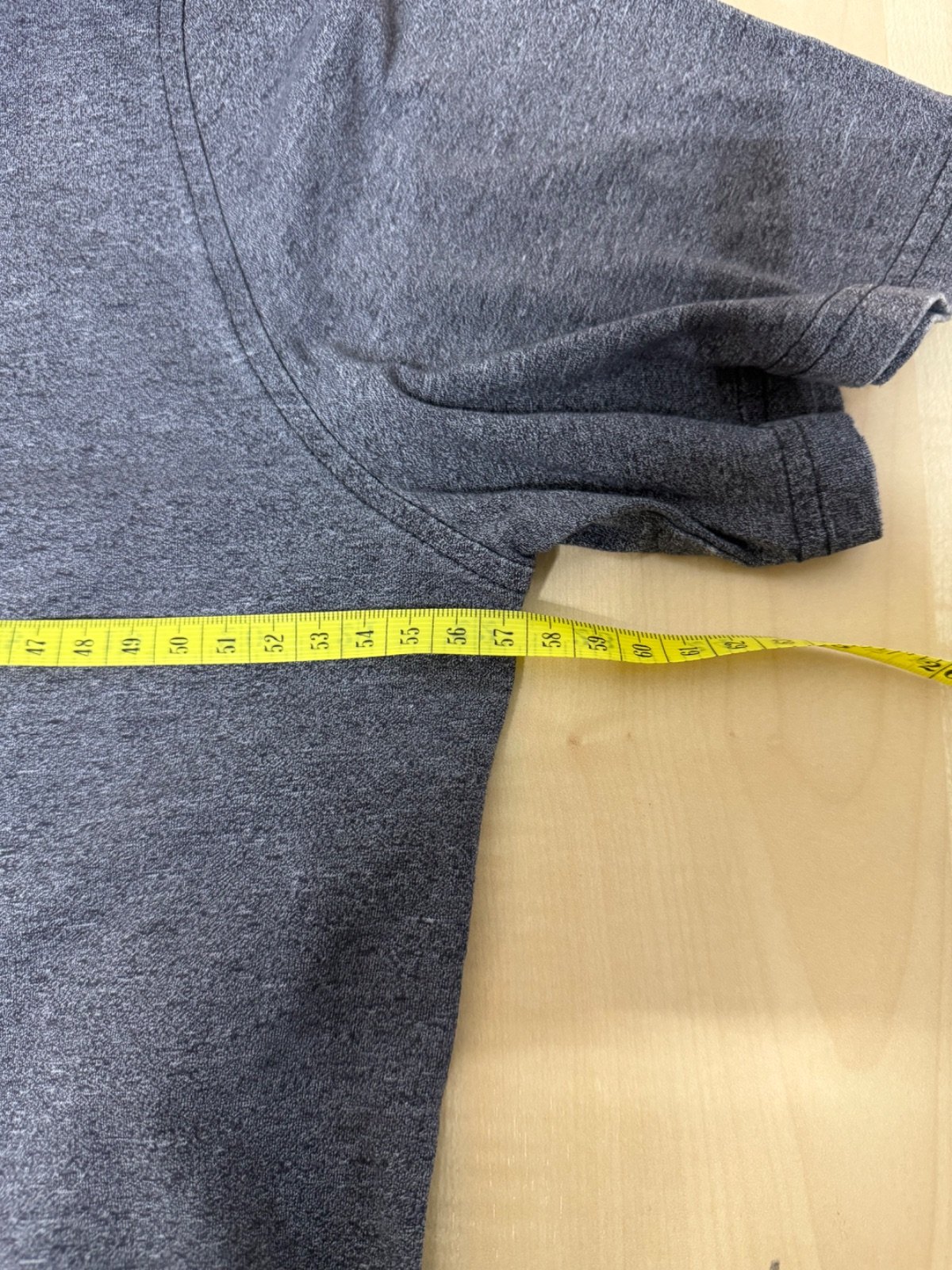 Under Armour camiseta gris jaspeado S/M streetwear deportiva — foto 6