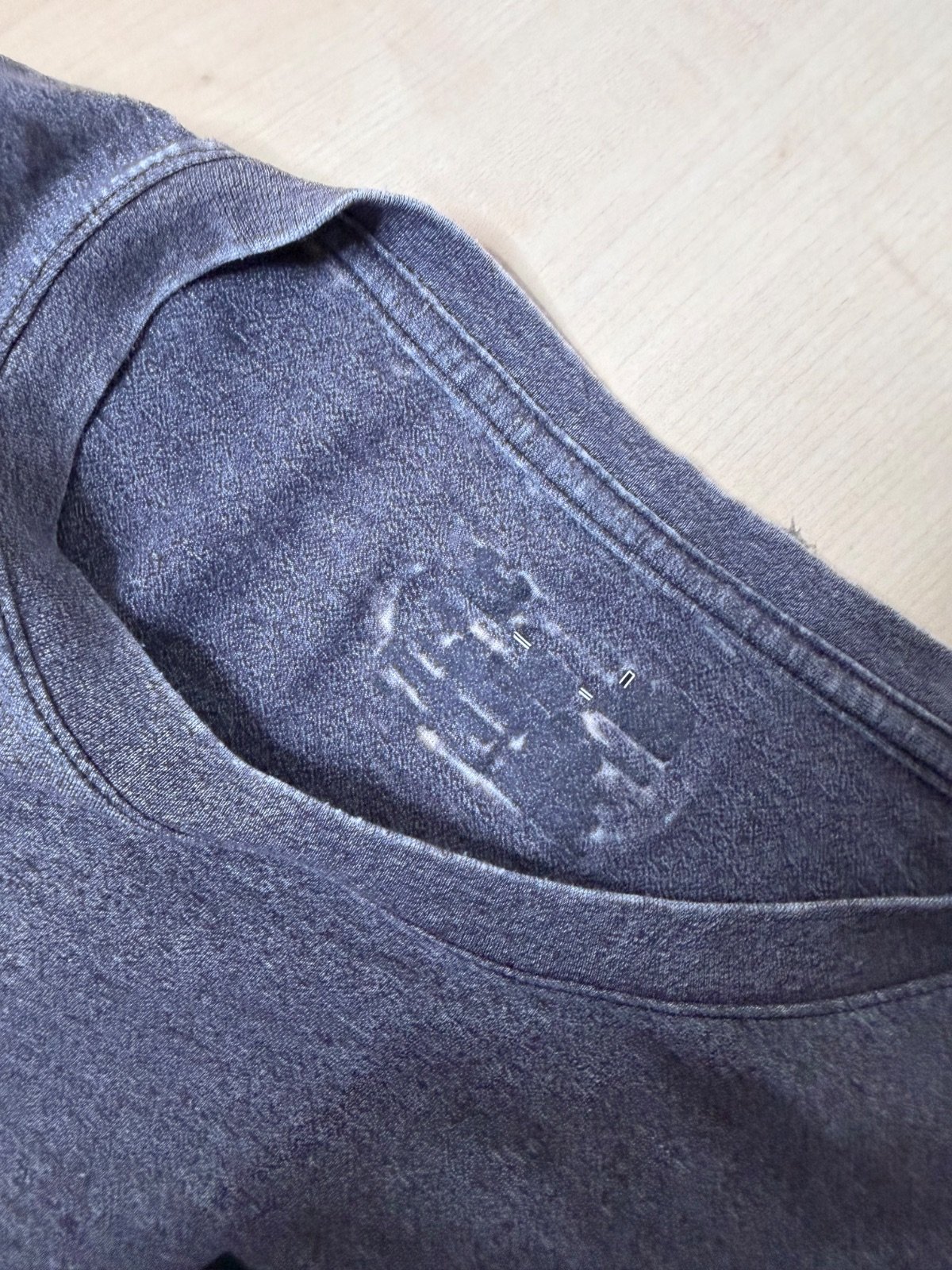 Under Armour camiseta gris jaspeado S/M streetwear deportiva — foto 3