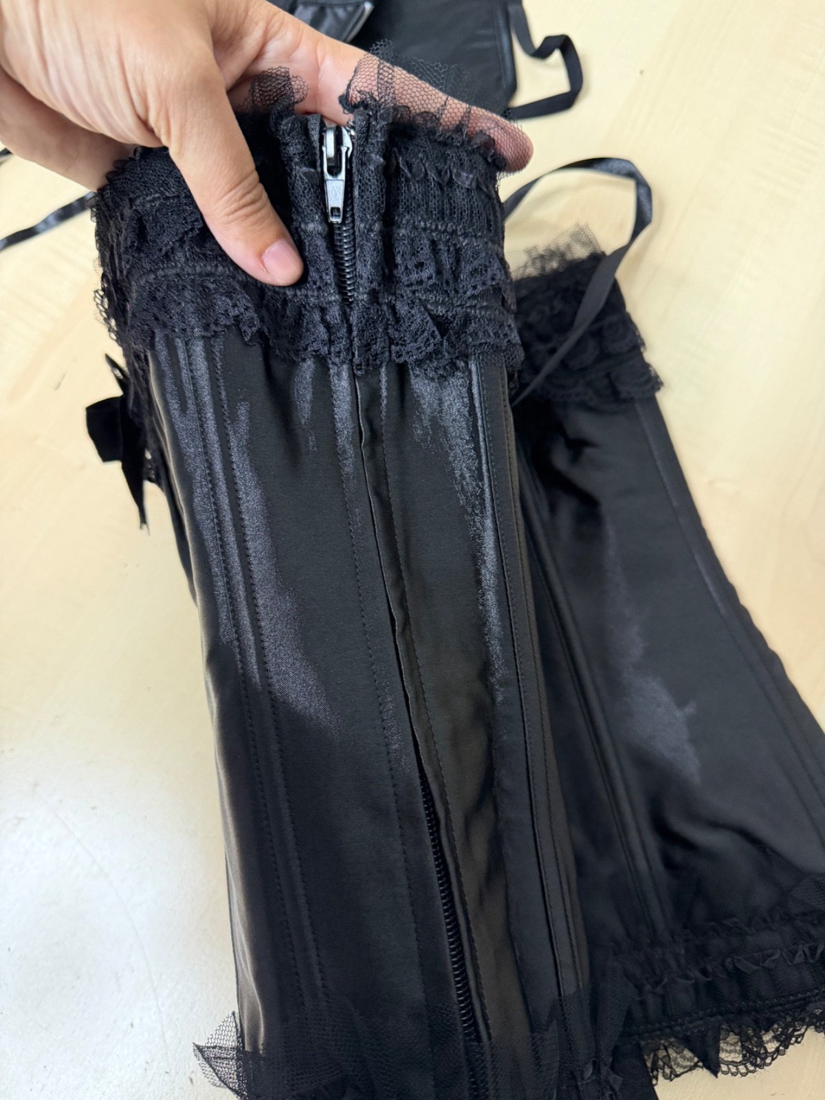 Corsé negro raso encaje talla L nuevo gótico burlesque — foto 6