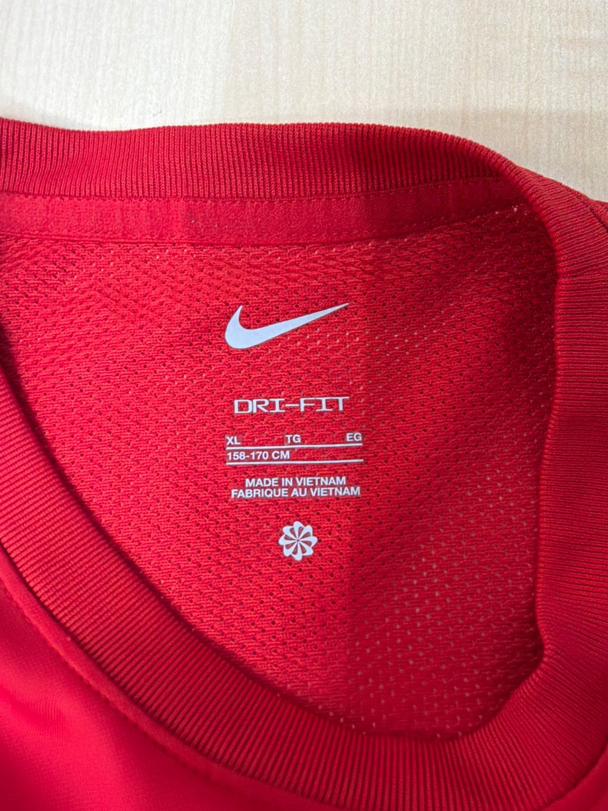 Nike camiseta deportiva roja manga corta Dri-Fit vintage — foto 4