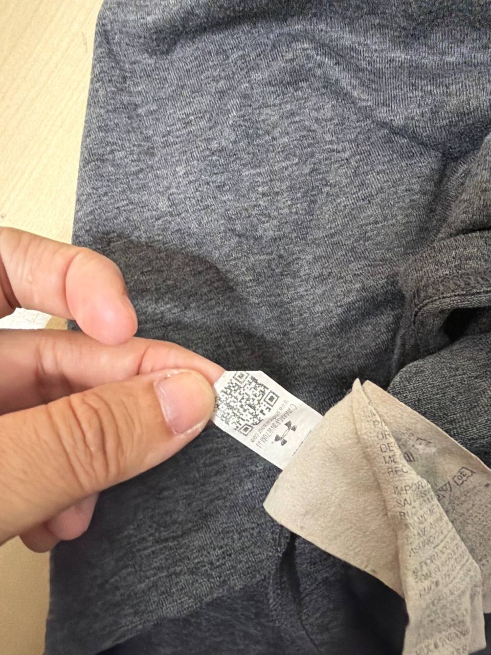 Under Armour Tech Tee Camiseta M Gris Manga Corta Deporte — foto 4