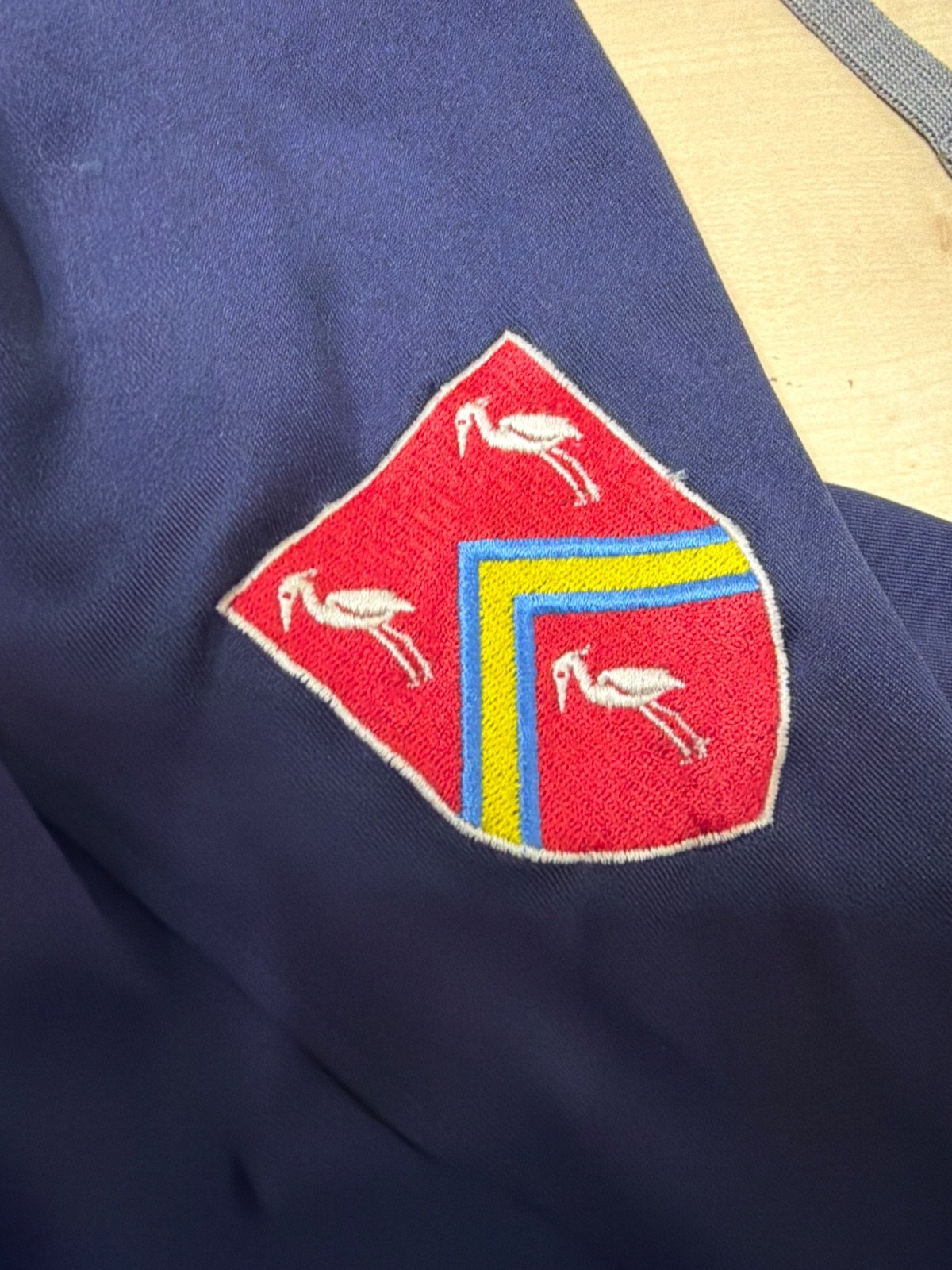 Under Armour pantalón chándal L azul marino escudo Trackpant — foto 5