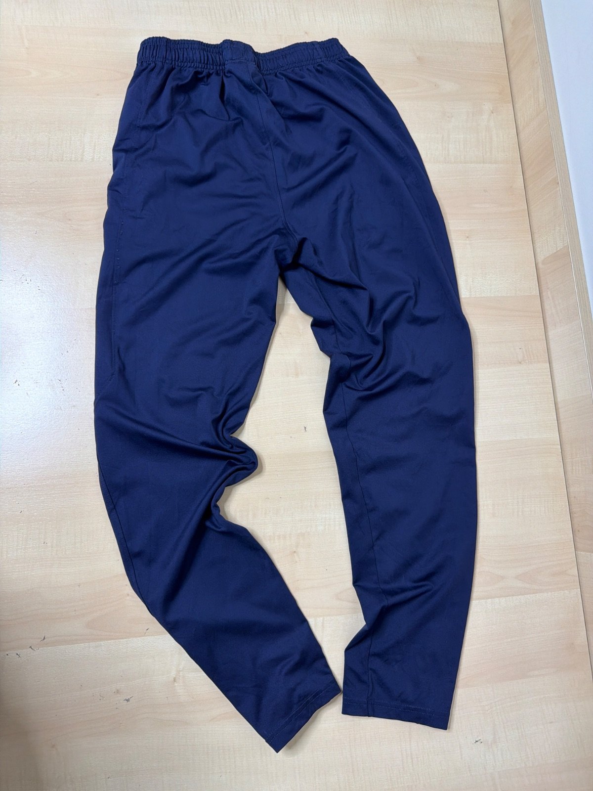 Under Armour pantalón chándal L azul marino escudo Trackpant — foto 2
