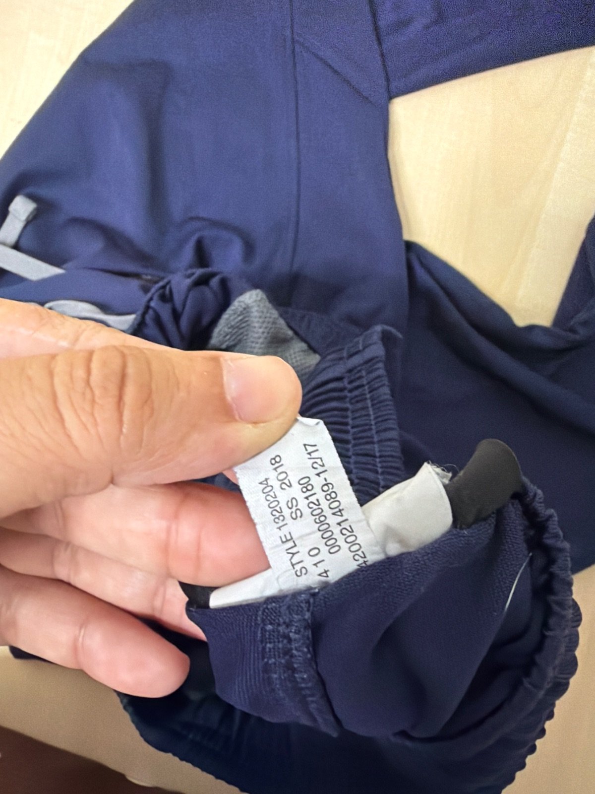Under Armour pantalón chándal L azul marino escudo Trackpant — foto 4