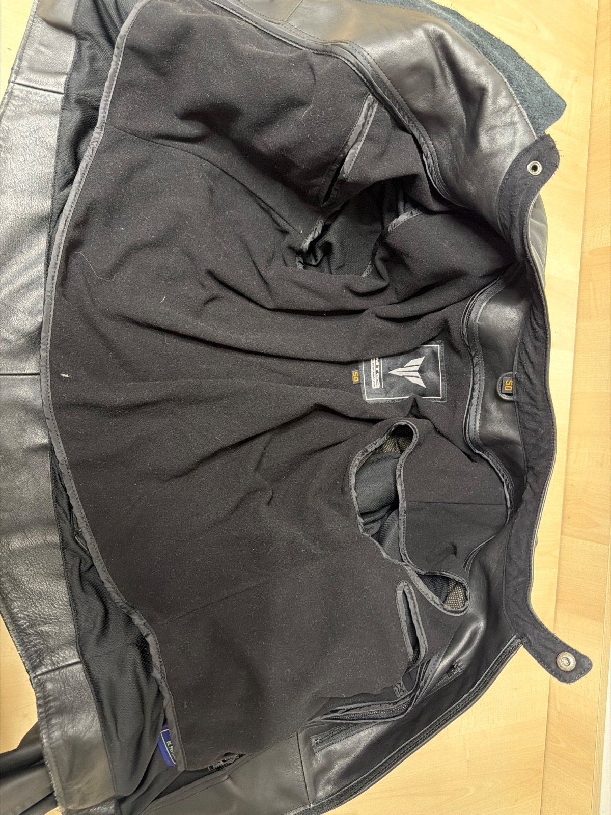 Cazadora moto piel negra talla 50 protección CE homologada — foto 3