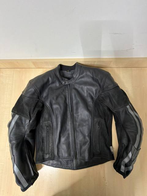 Cazadora moto piel negra talla 50 protección CE homologada