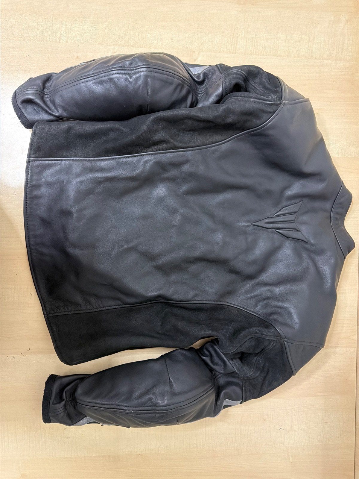 Cazadora moto piel negra talla 50 protección CE homologada — foto 2