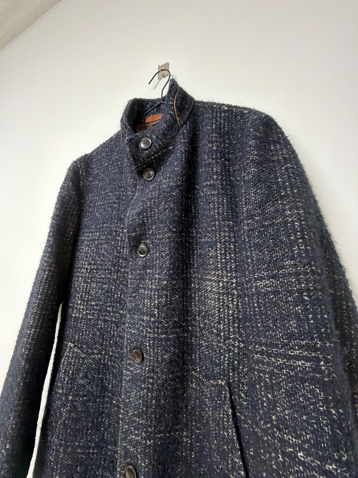 Abrigo tweed jaspeado azul marino cuello mao vintage clásico — foto 2