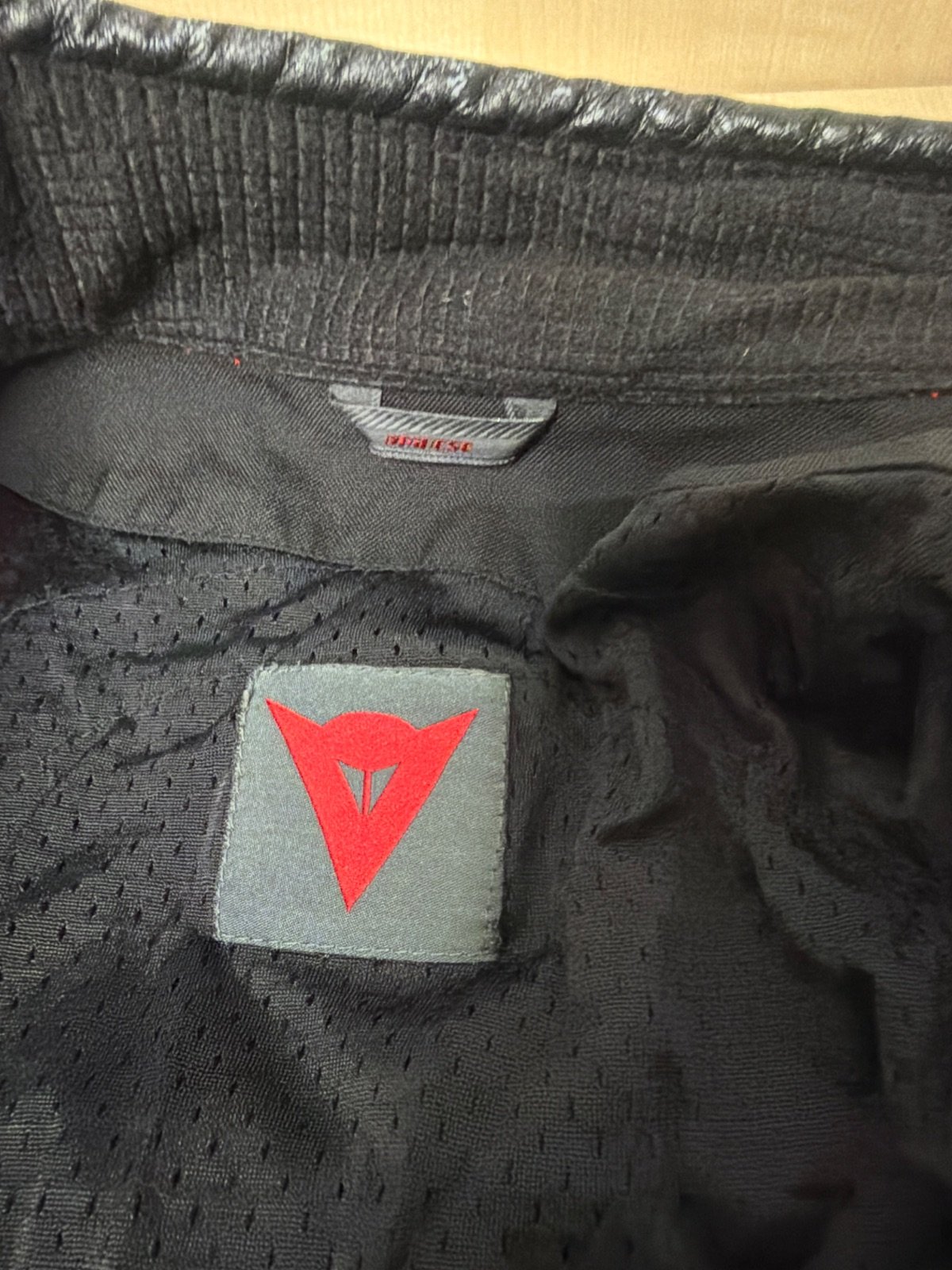 Dainese chaqueta moto negra talla 54 protección espalda