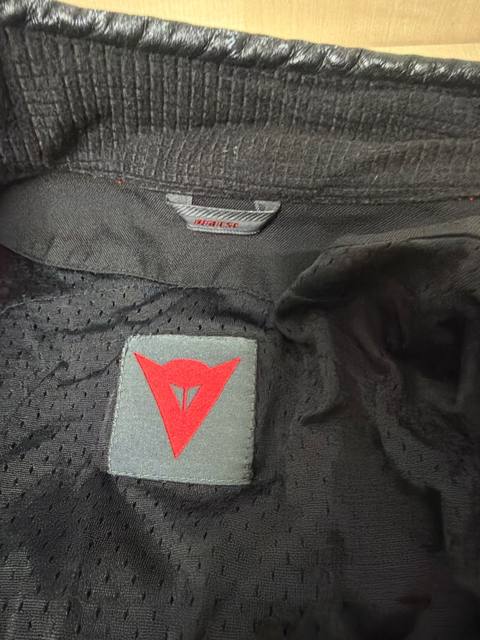 Dainese chaqueta moto negra talla 54 protección espalda