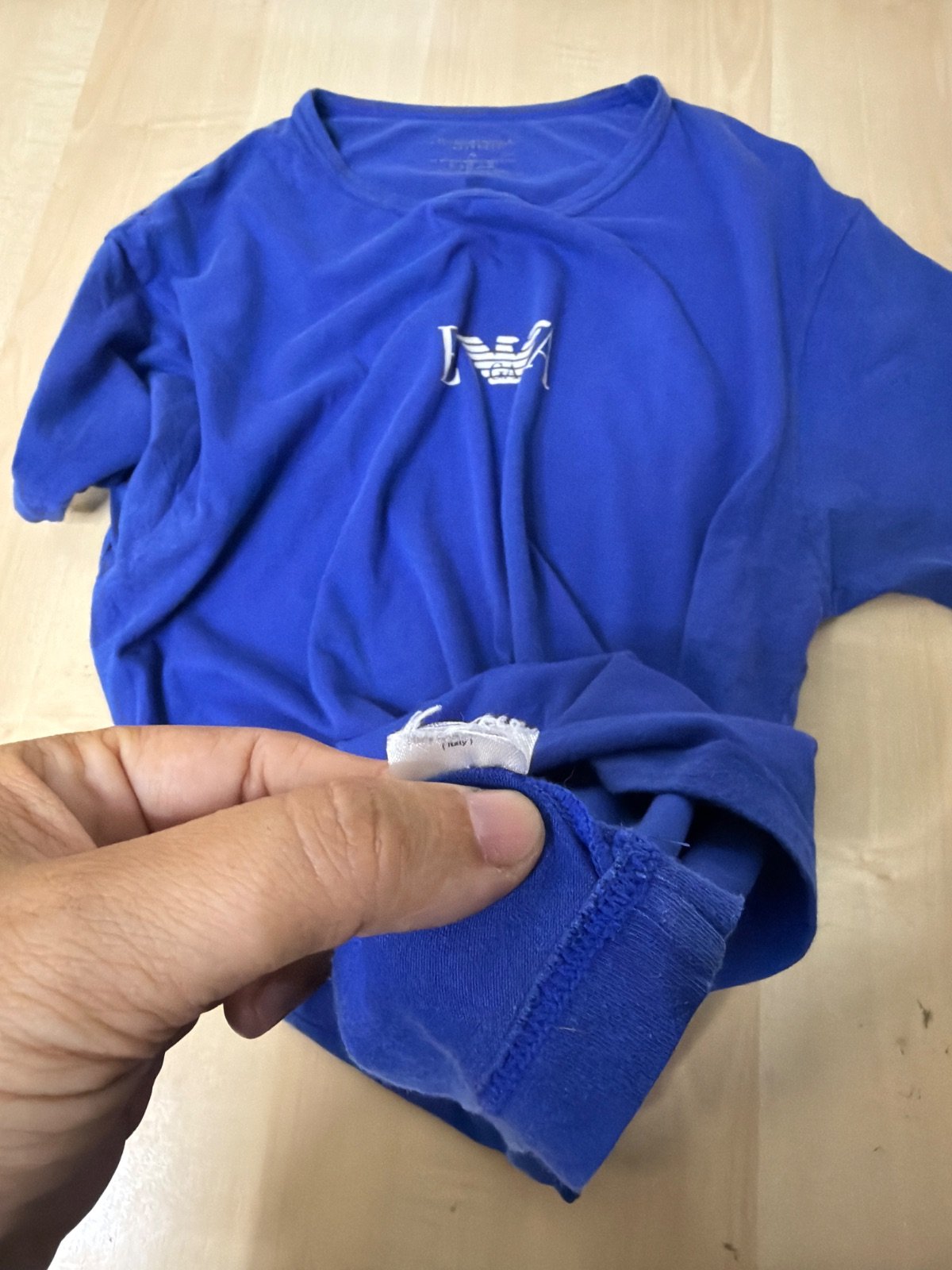 Emporio Armani camiseta azul klein Talla XL logo EA — foto 4
