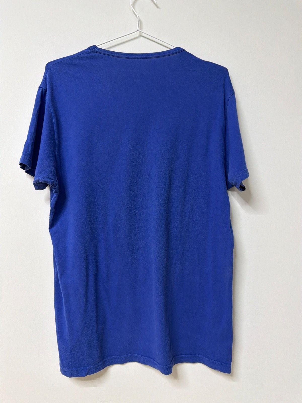 Emporio Armani camiseta azul klein Talla XL logo EA — foto 2