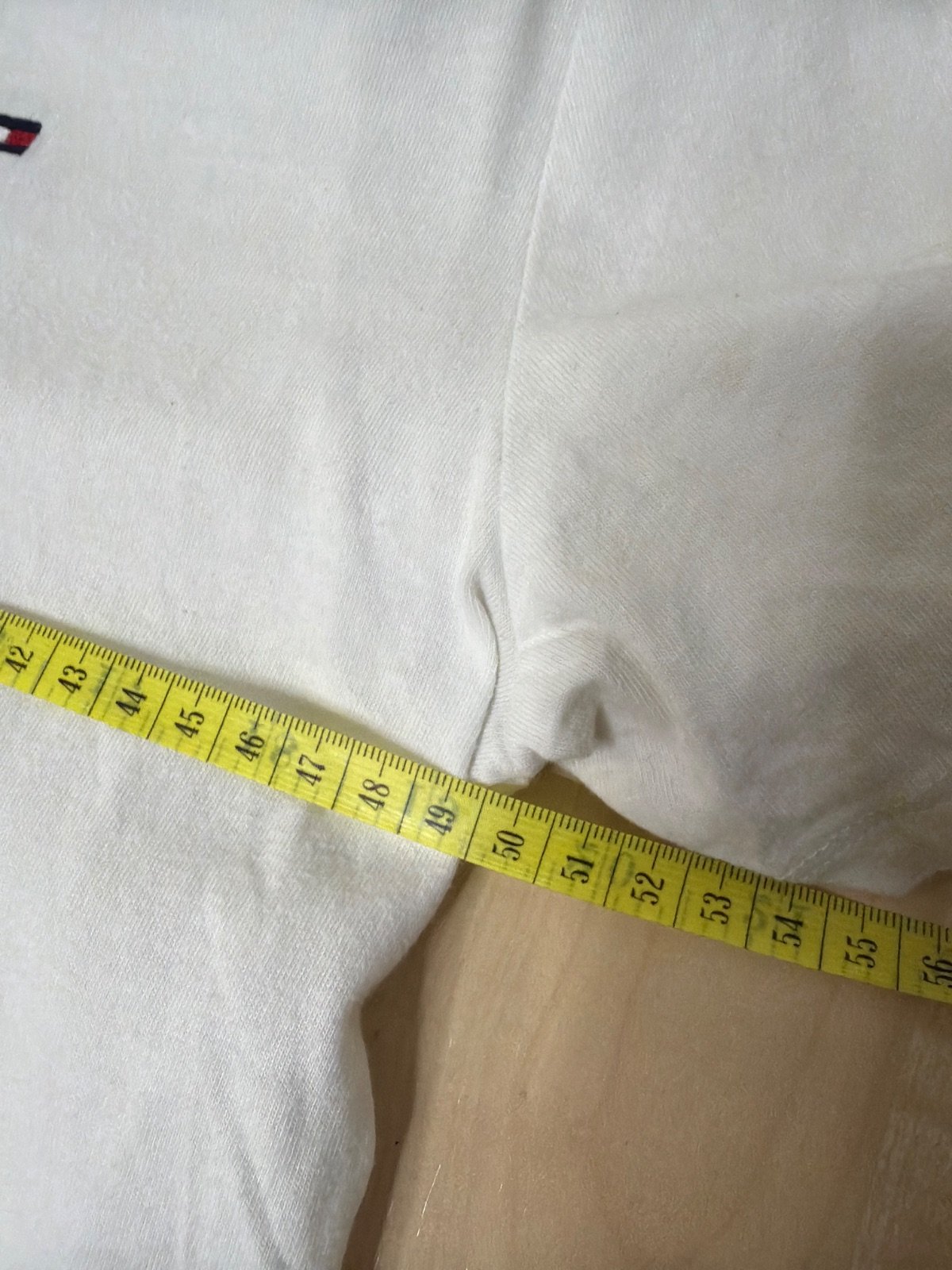 Tommy Hilfiger Camiseta Cuello Pico M Blanca Básica — foto 6