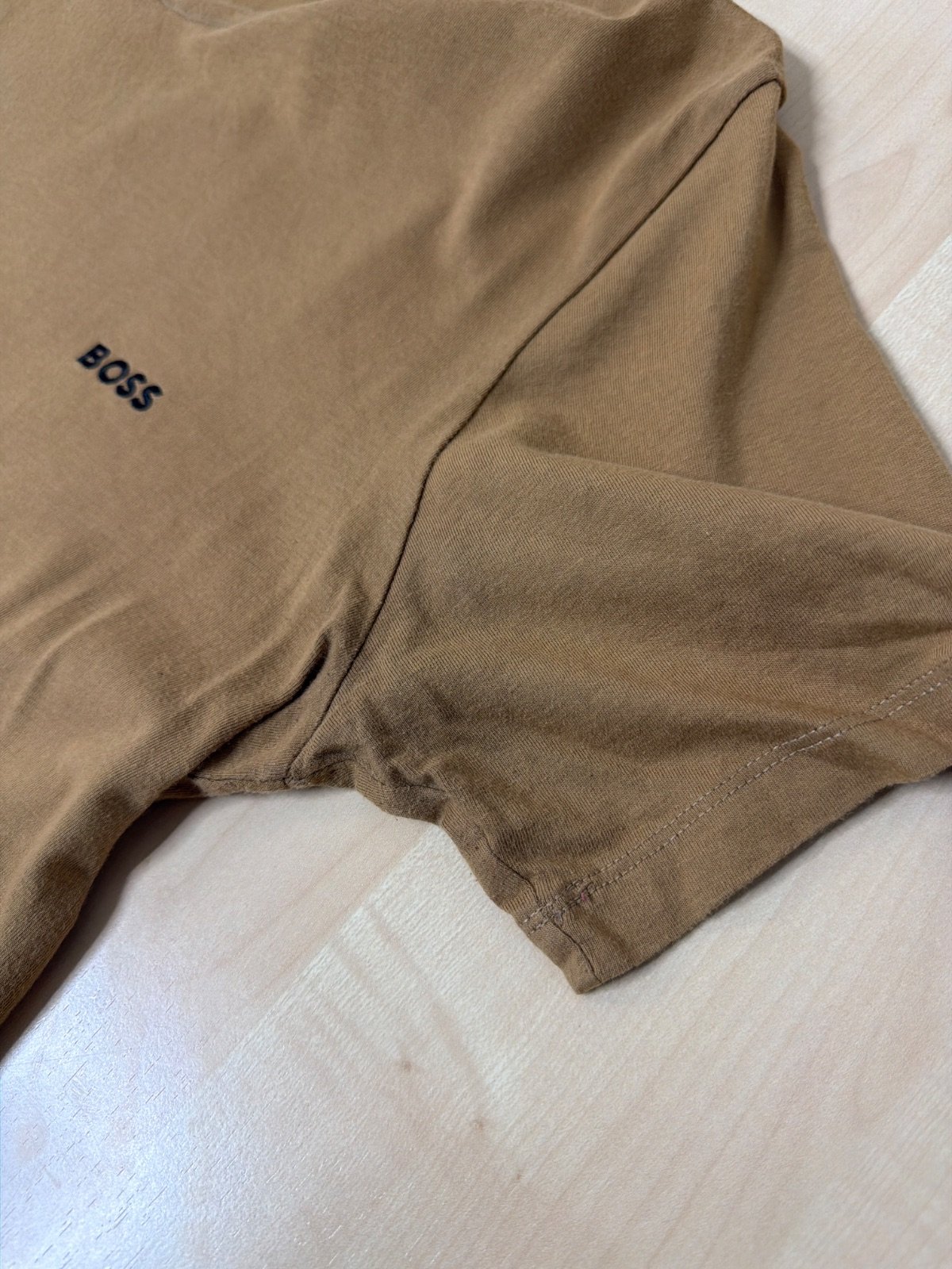 Camiseta BOSS Hombre Talla M Marrón Mostaza Basica Casual — foto 5