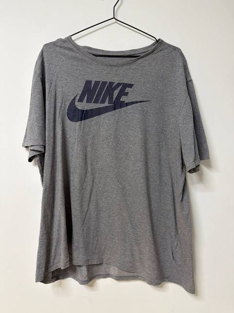 Nike Camiseta Gris Talla 2XL Logo Swoosh Oversize Vintage