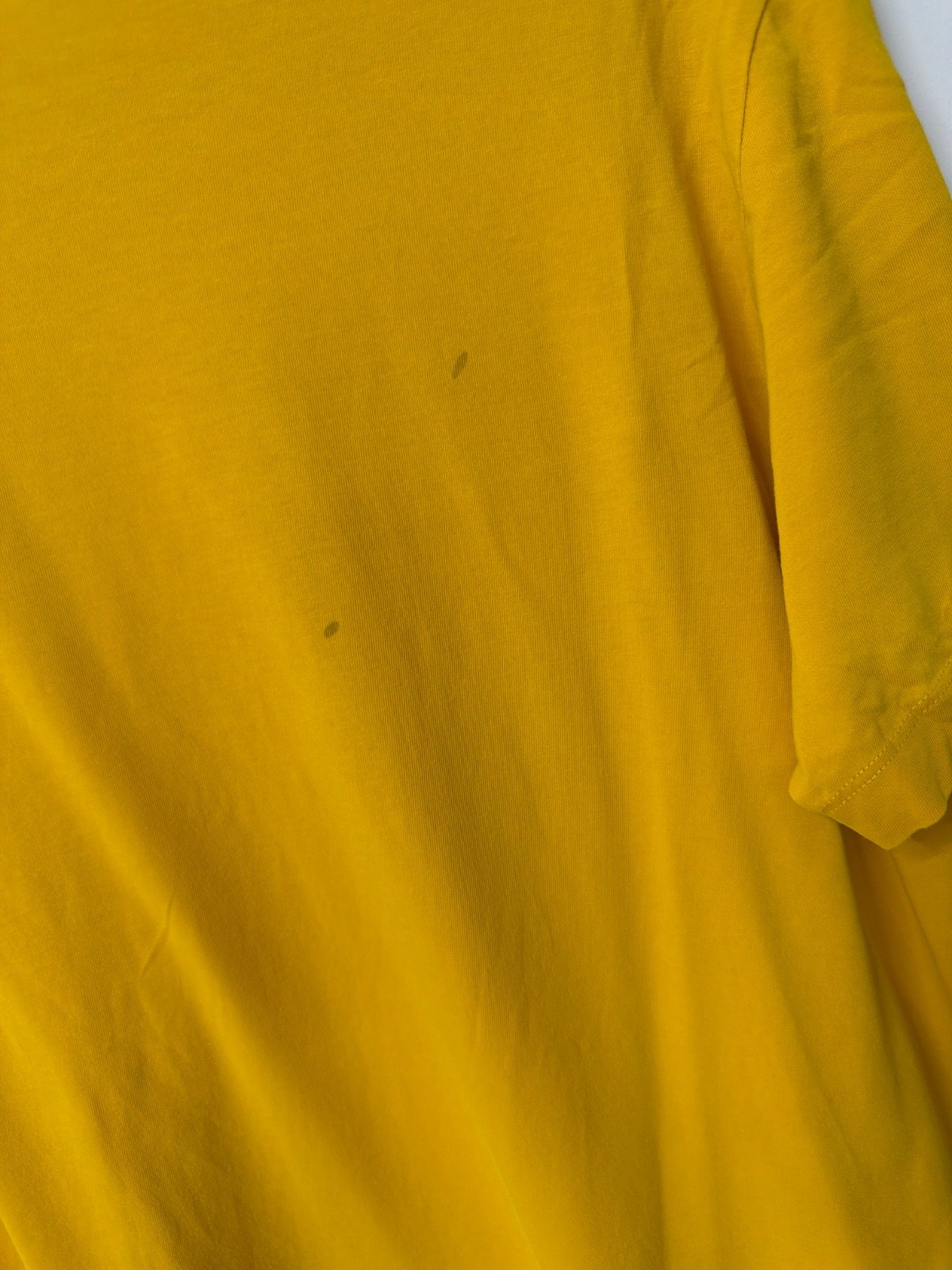 Camiseta Nike Amarilla Mostaza Manga Corta Básica Casual — foto 3
