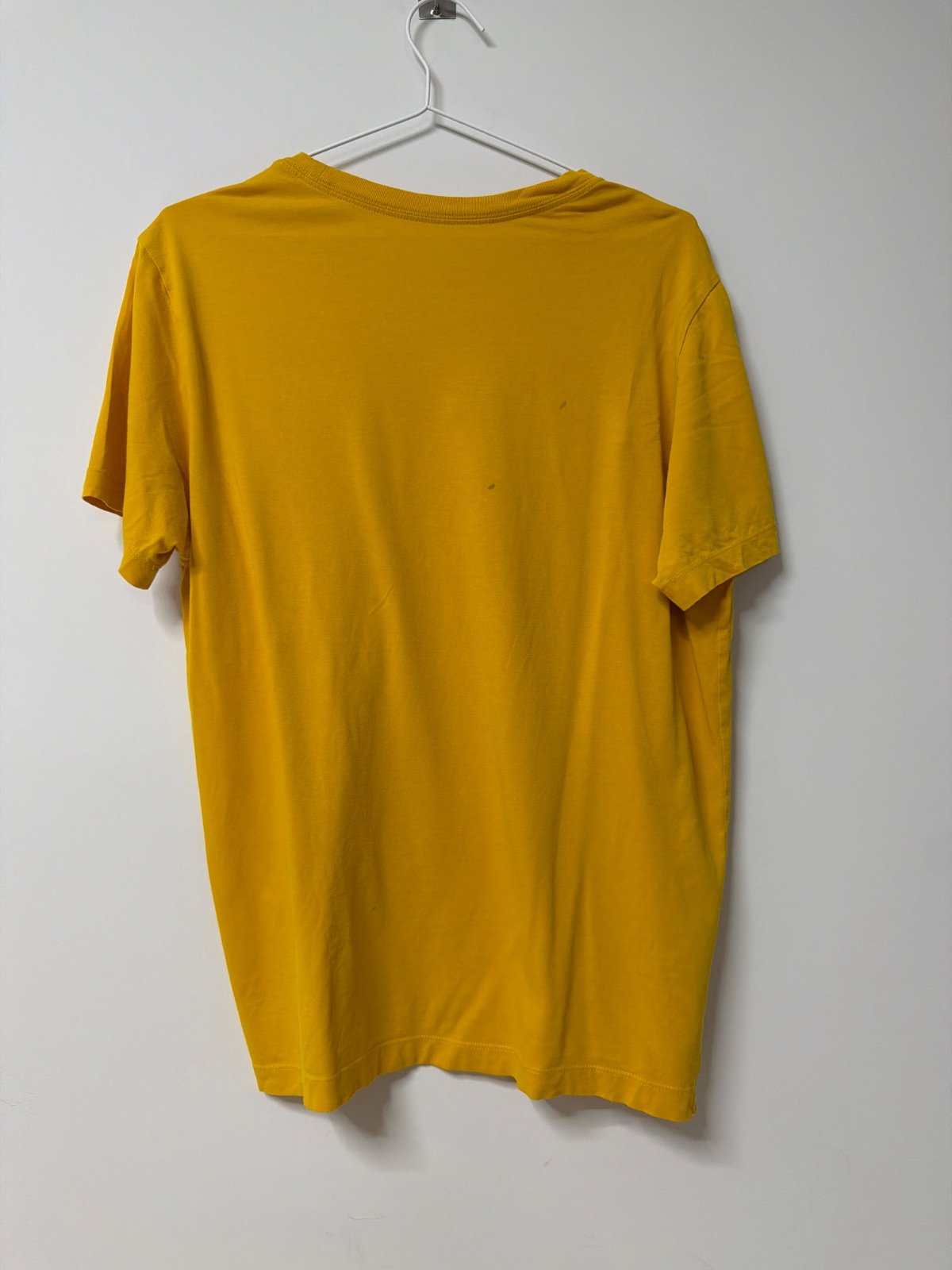 Camiseta Nike Amarilla Mostaza Manga Corta Básica Casual — foto 2