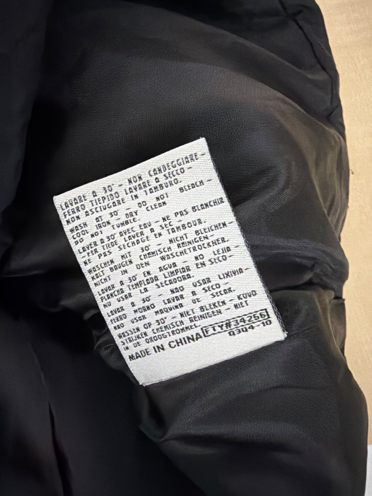 Kappa chaleco acolchado sin mangas Talla XS Negro Vintage — foto 4