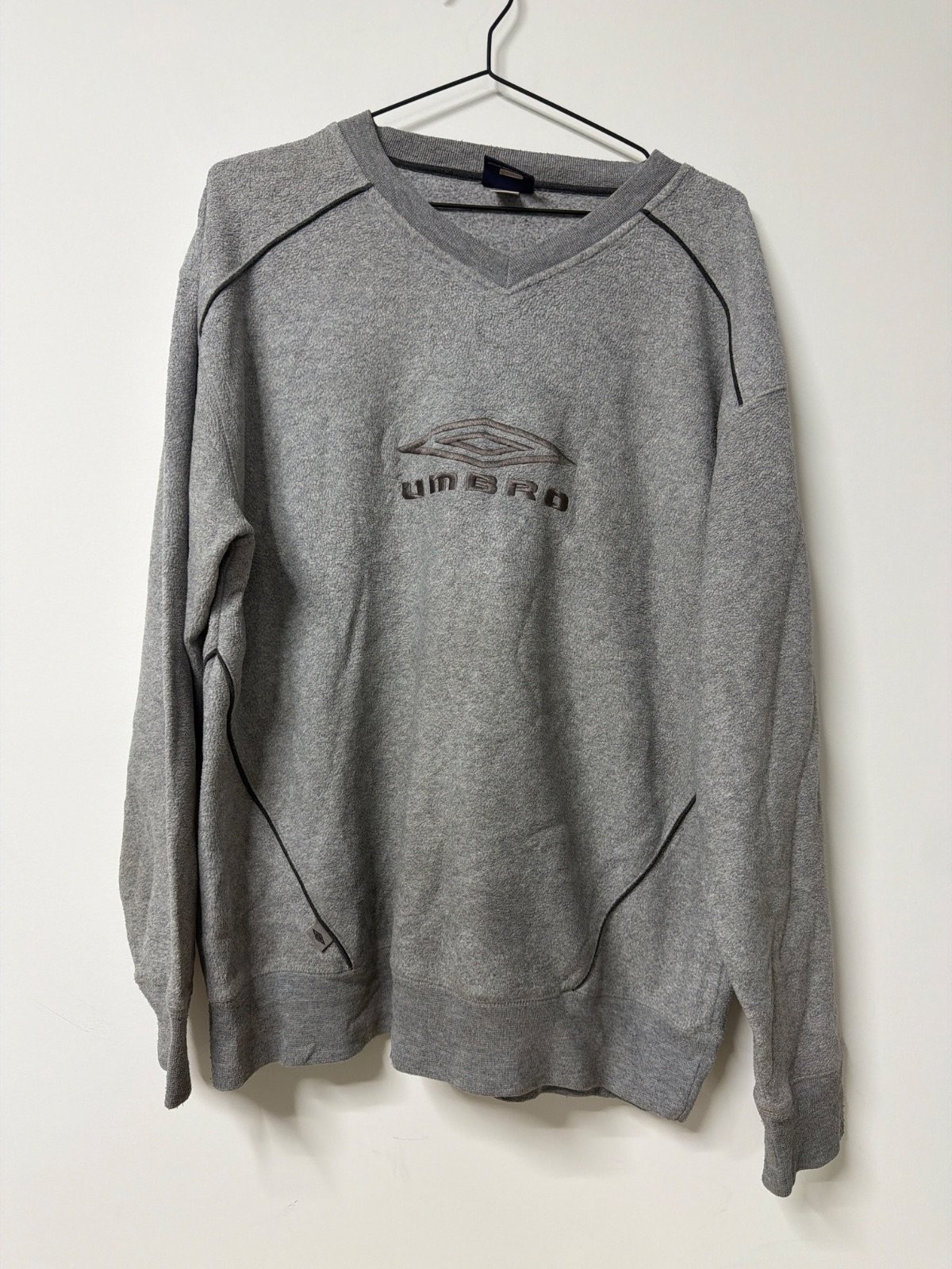 Umbro Sudadera Gris Cuello Pico Vintage Deportiva Retro