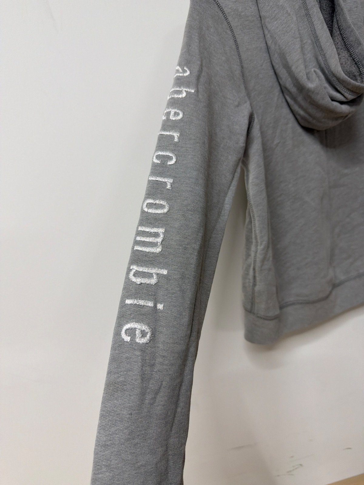 Abercrombie & Fitch Sudadera Capucha Niño Gris Vintage — foto 4