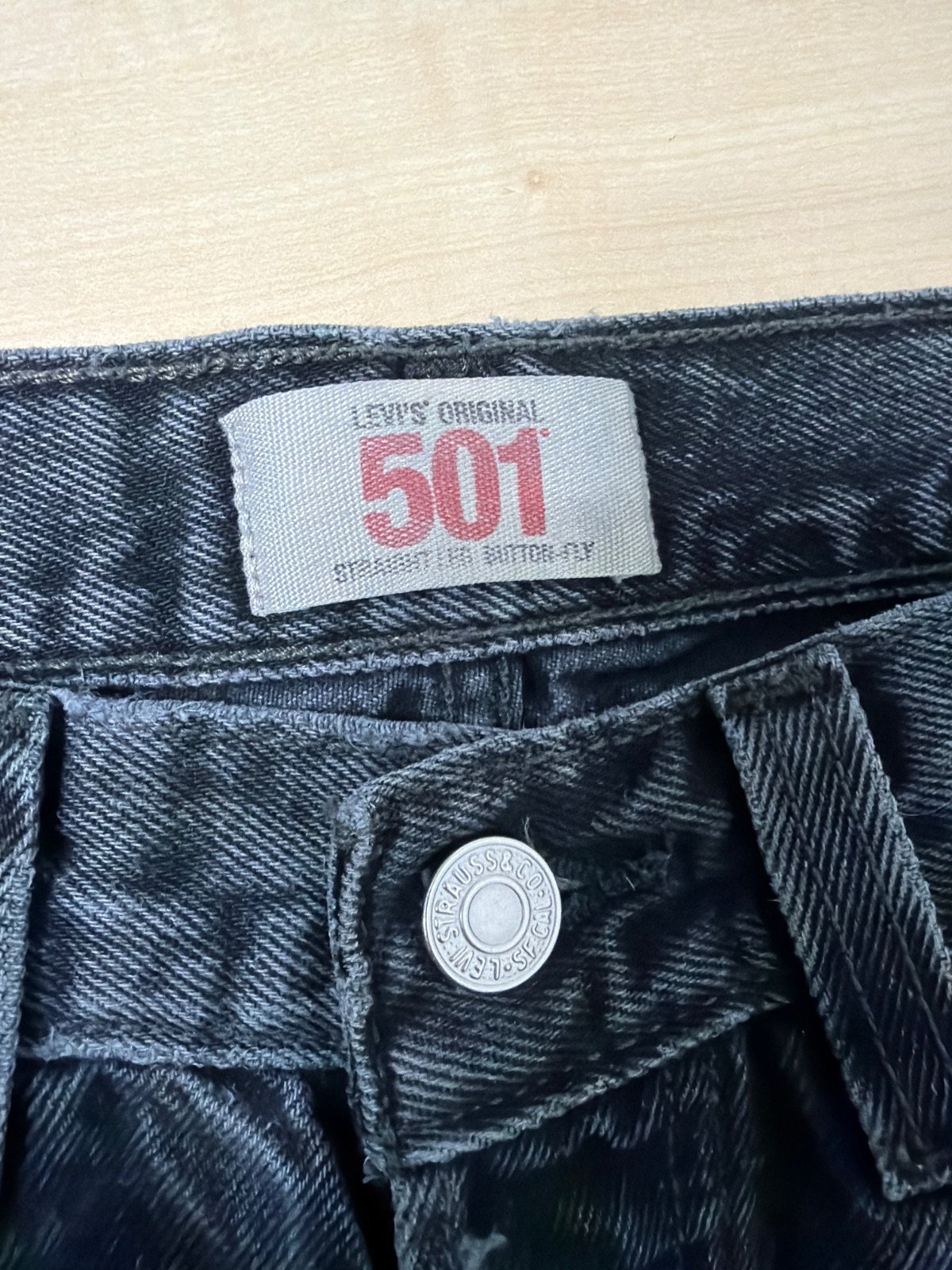 Levi's 501 vaquero negro gris W31 L30 vintage streetwear — foto 6