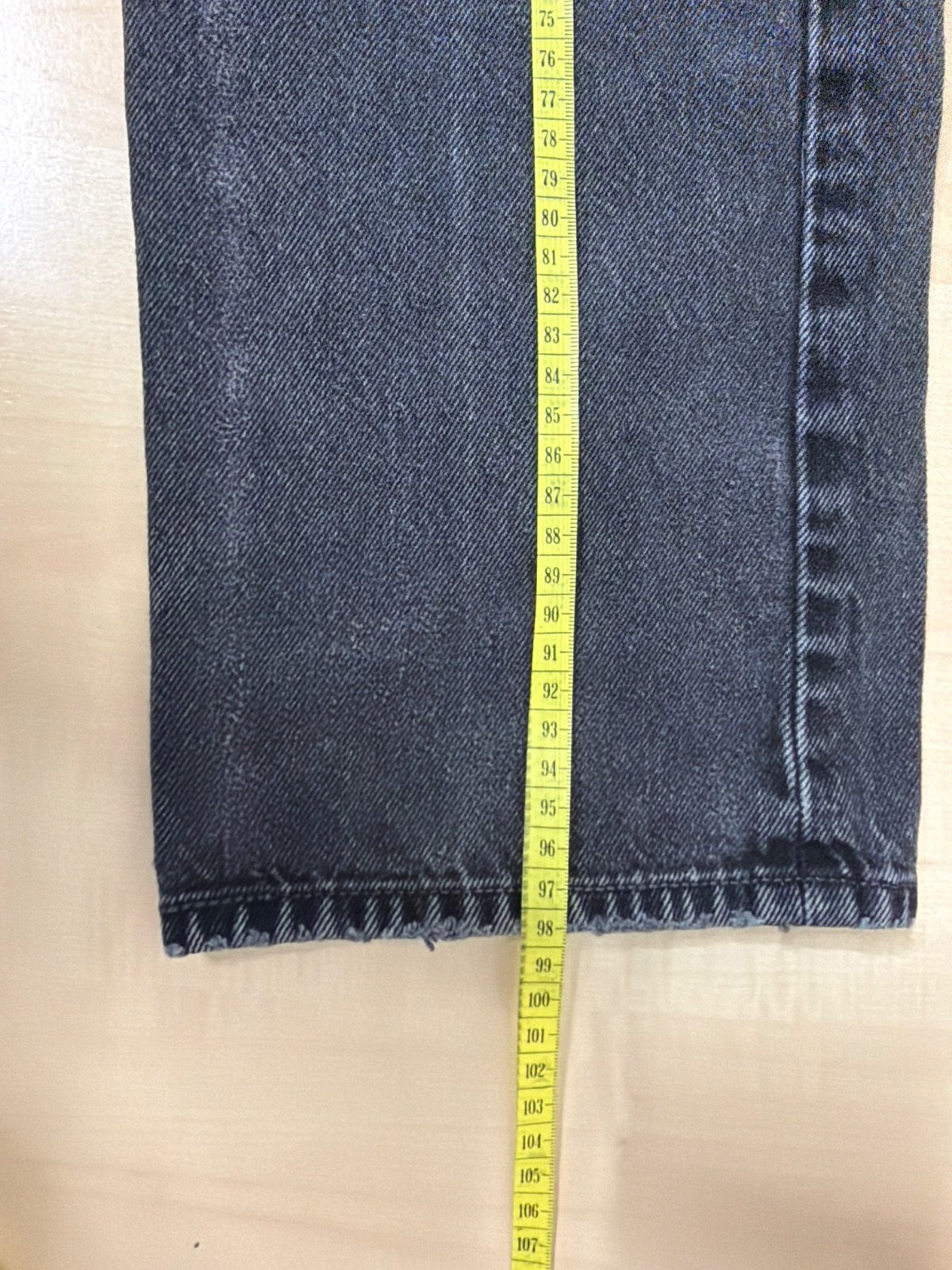 Levi's 501 vaquero negro gris W31 L30 vintage streetwear — foto 3