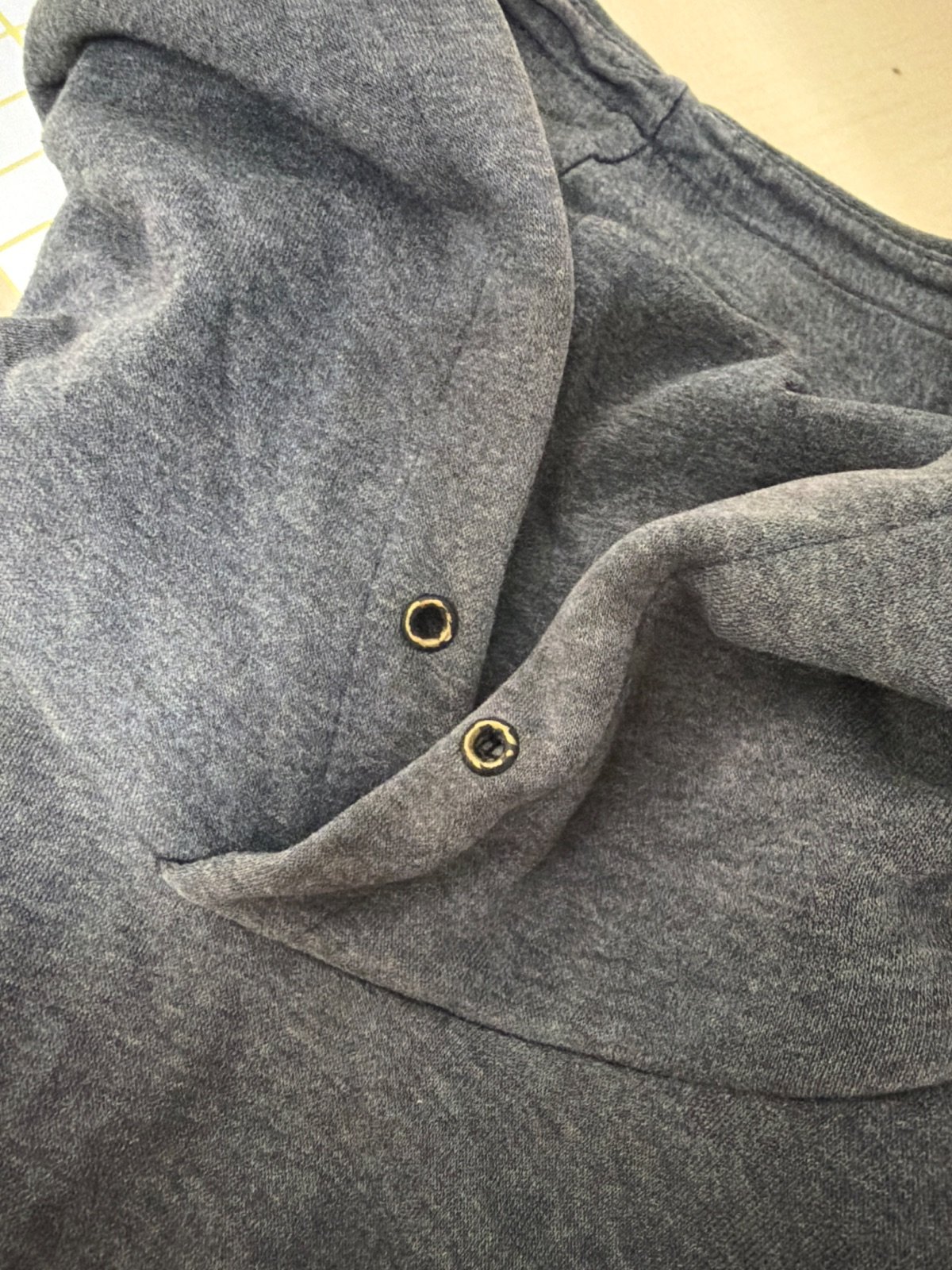 Sudadera Adidas capucha gris logo amarillo Streetwear Vintage — foto 6
