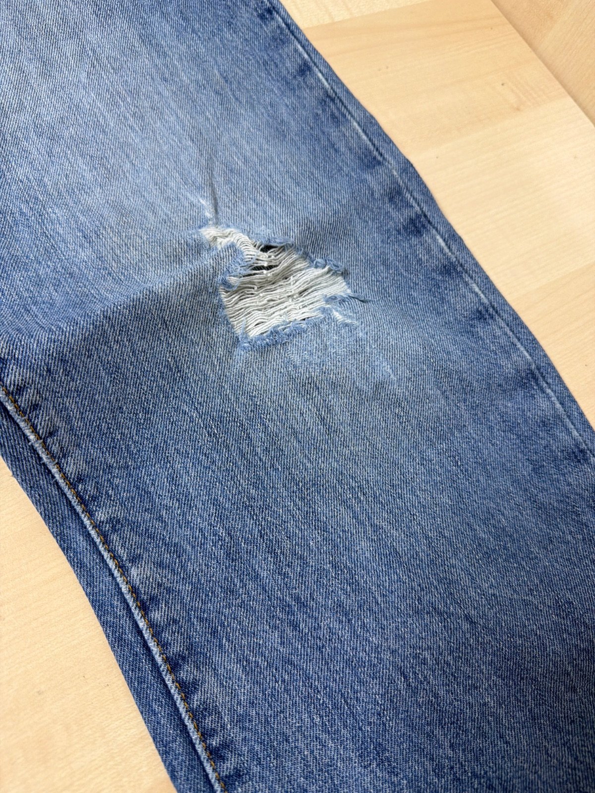 Levi's 501 vaqueros rectos denim vintage desgastado — foto 3