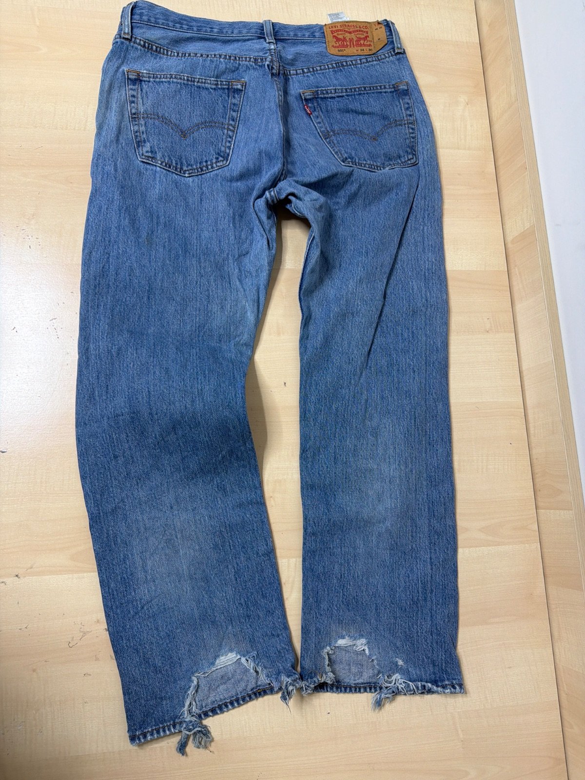Levi's 501 vaqueros rectos denim vintage desgastado — foto 4
