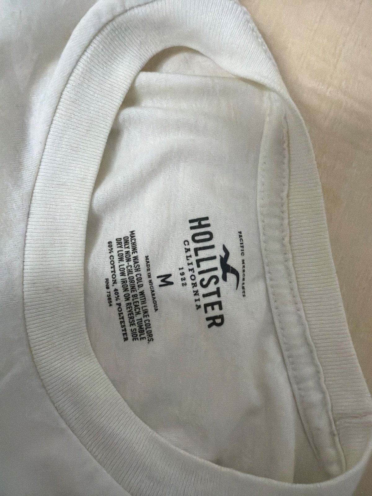 Camiseta Hollister blanca M estampado tropical vintage surf — foto 3